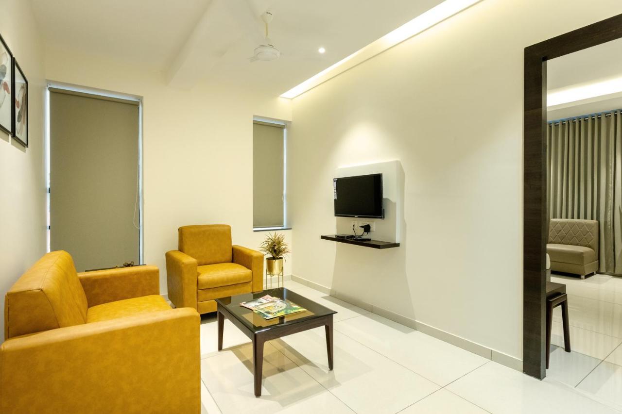 Hotel Paramount Suites&Service Apartments Mangaluru Exterior foto